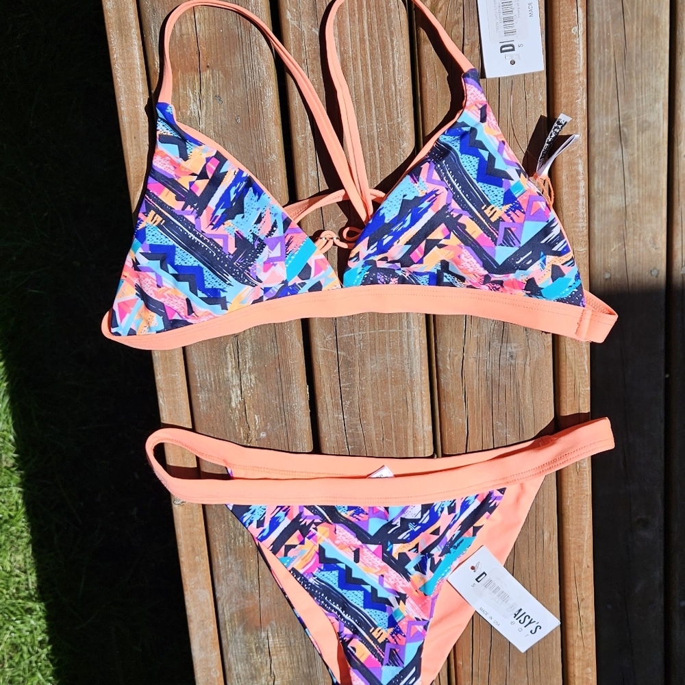 Bikini - Picture 2 of 5